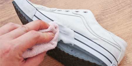 6 способів відбілити гуму на кедах — підручні, хімічні засоби і народні методи