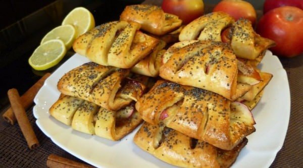 Булочки з яблуками – 7 смачних, ароматних і гарних рецептів