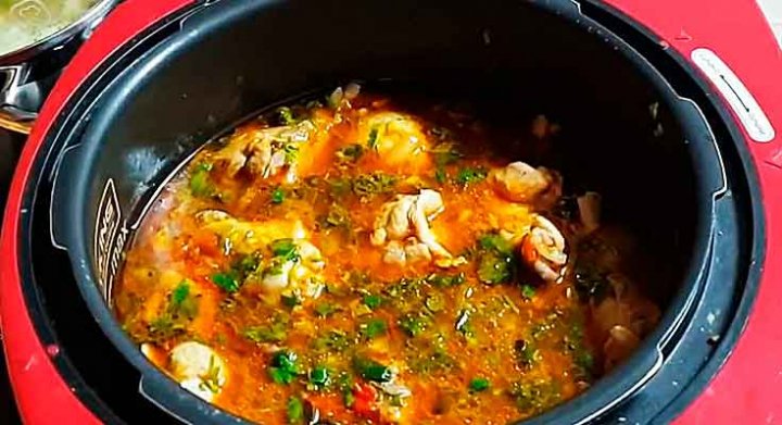 Чахохбілі з курки у мультиварці