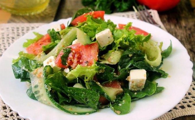 Дієтичний салат з тунцем — рецепти приготування