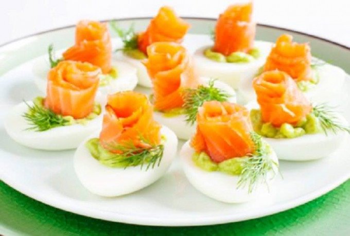 Фаршировані яйця грибами просто і смачно