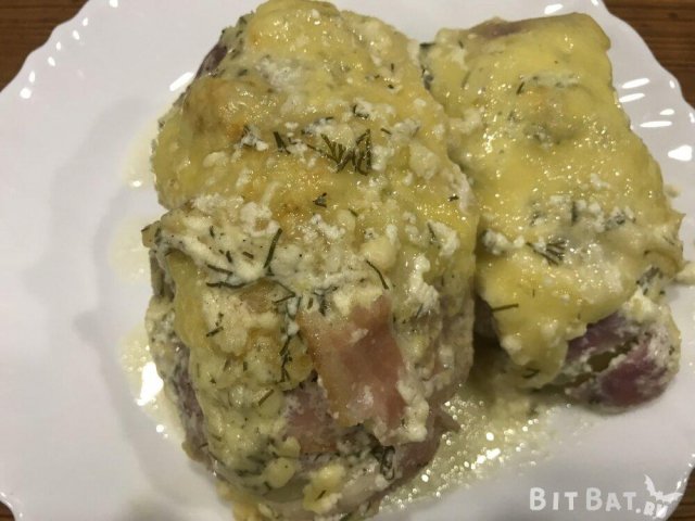 Картопля в беконі запечена в духовці