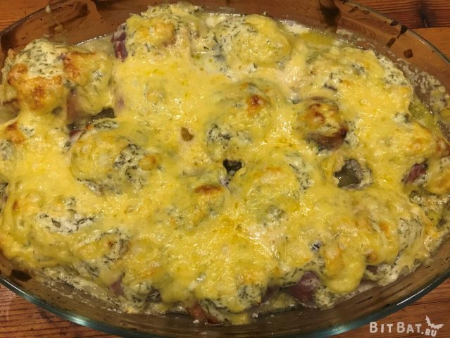 Картопля в беконі запечена в духовці