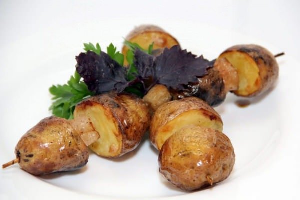 Картопля з салом в духовці – 9 рецептів приготування