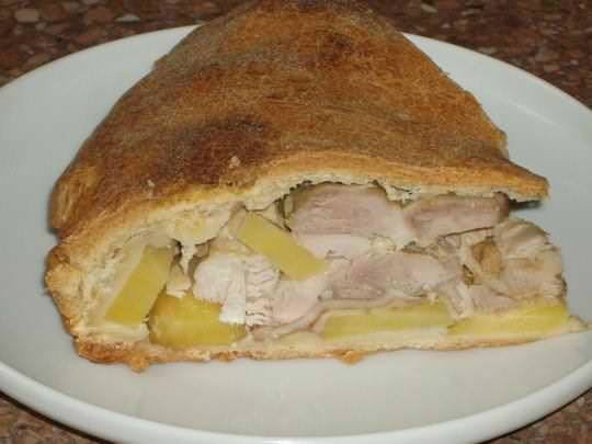 Класичний курник рецепт з куркою та картоплею
