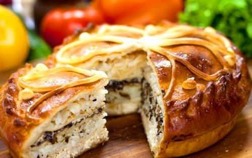 Класичний курник рецепт з куркою та картоплею