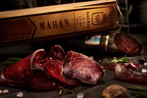 Ковбаса з конини: як називається у різних народів, 4 рецепта приготування ковбаси в домашніх умовах