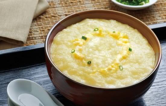 Кукурудзяна каша на молоці: 9 чудових рецептів