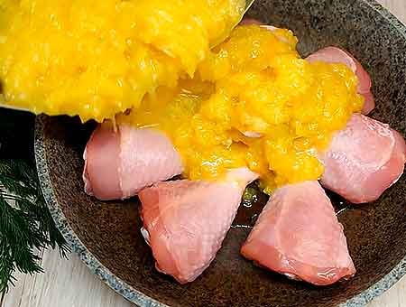 Курка по-єврейськи рецепт з цибулею та содою покроково