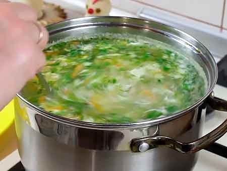 Курячий суп з яйцем та картоплею