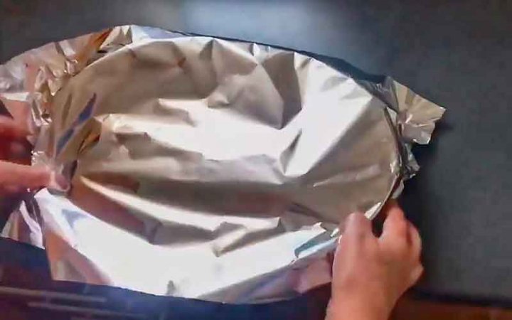 Курячі стегенця в соєвому соусі з картоплею в духовці