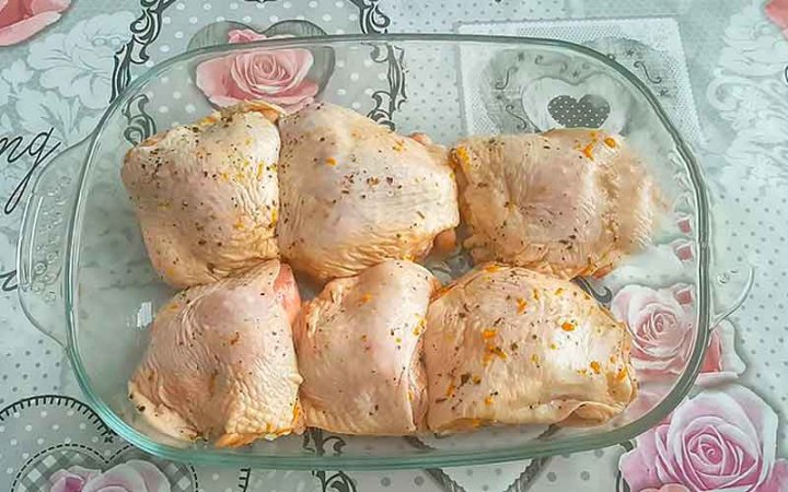 Курячі стегна в соєвому апельсиновому соусі