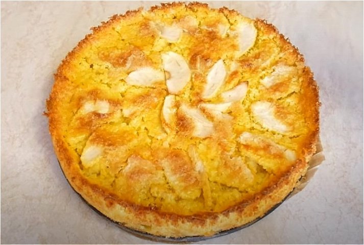 Манник на кефірі в духовці – дуже смачний та повітряний.