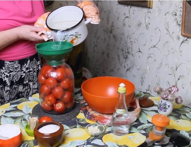 Маринованные помидоры на зиму: Рецепты очень вкусных и сладких помидоров