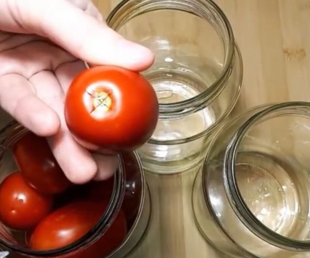 Маринованные помидоры на зиму: Рецепты очень вкусных и сладких помидоров