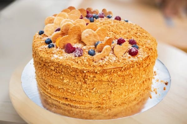 Медовий торт: класичний рецепт на водяній бані – 3 способа приготування