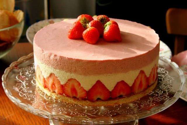 Ніжний муссовый торт — самий легкий десерт!