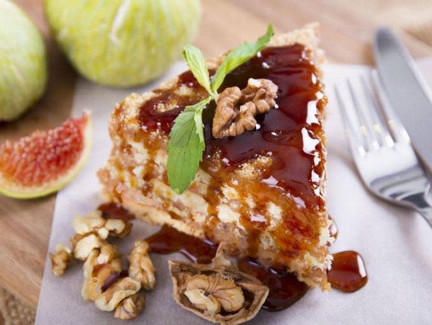 Ніжний торт зі згущеним молоком — солодкий настрій!