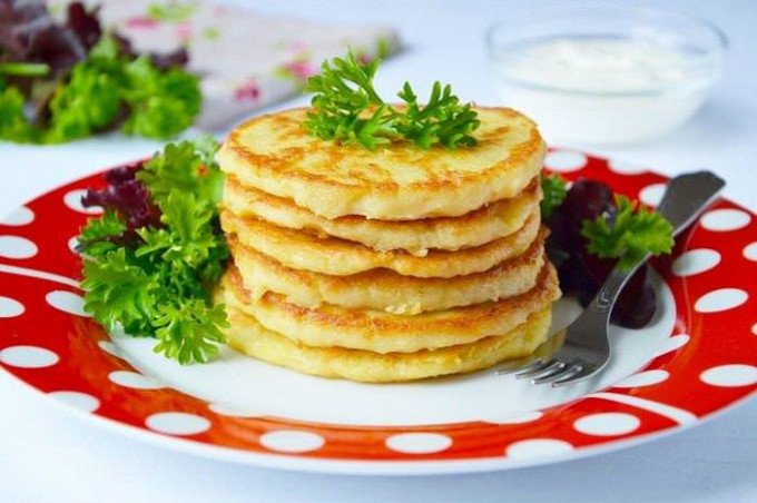Оладки на кислому молоці — рецепти приготування