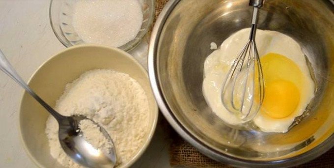 Оладки на сметані: 8 кращих рецептів в домашніх умовах