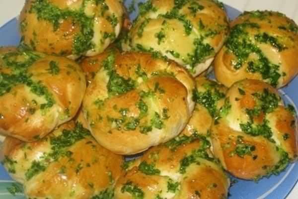 Пампушки з часником: 5 дивовижних рецептів