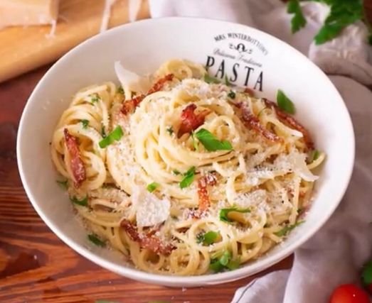 Паста карбонара с беконом и сливками: классический рецепт приготовления