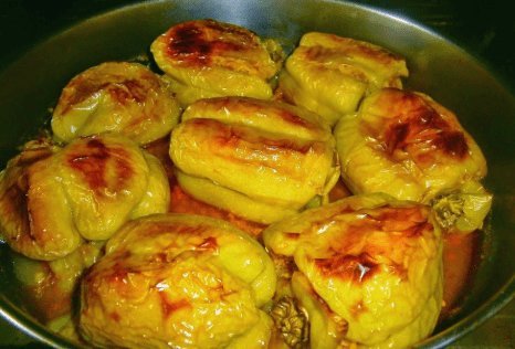 Перец, фаршированный куриным фаршем и рисом: рецепт с фото