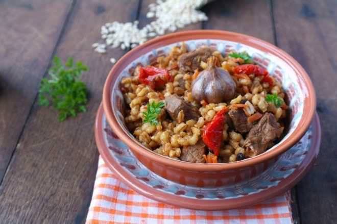 Перлова каша з мясом: дивовижних рецептів