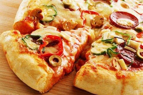 Пишне тісто для піци: 7 головних рецептів