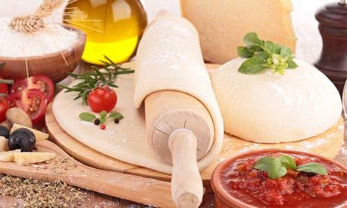 Пишне тісто для піци: 7 головних рецептів