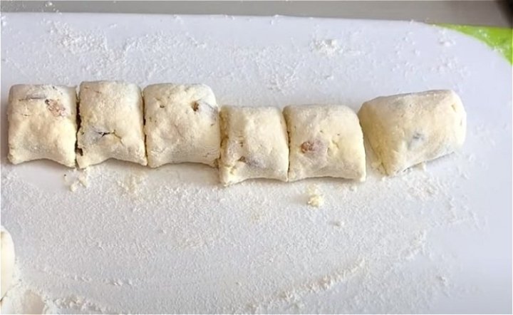 Пишні сирники з сиру на сковороді – класичні рецепти