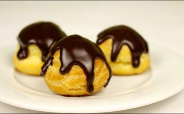 Профитроли в домашних условиях — 10 пошаговых рецептов с разной начинкой 