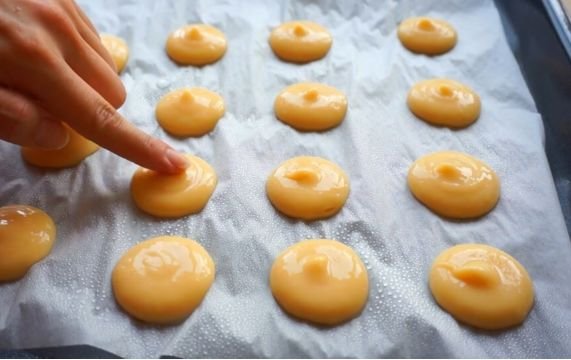 Профитроли в домашних условиях — 10 пошаговых рецептов с разной начинкой 