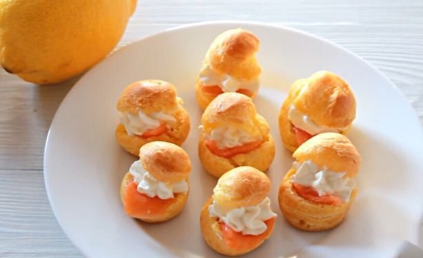 Профитроли в домашних условиях — 10 пошаговых рецептов с разной начинкой 