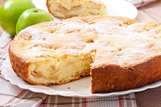 Простий і швидкий бісквітний пиріг — 6 кращих рецептів!