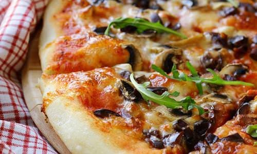 Піца в мультиварці: 7 простих рецептів