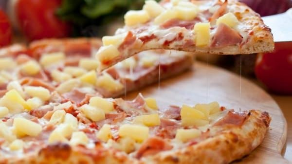 Піца з ананасами – 7 смачних і простих рецептів