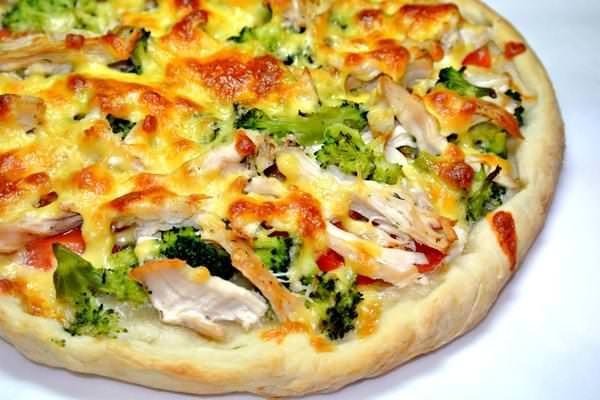 Піца з куркою: ТОП-5 дивовижних рецептів