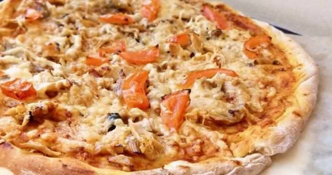 Піца з куркою і грибами: 5 чудових рецептів