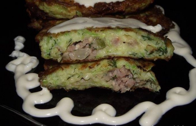 Рецепт оладки з кабачків — швидко і ситно