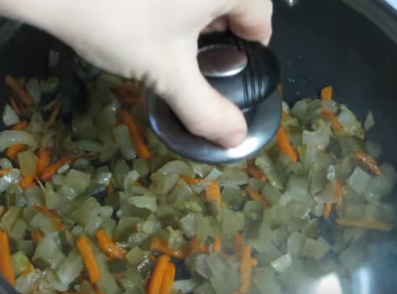 Розсольник зі свининою