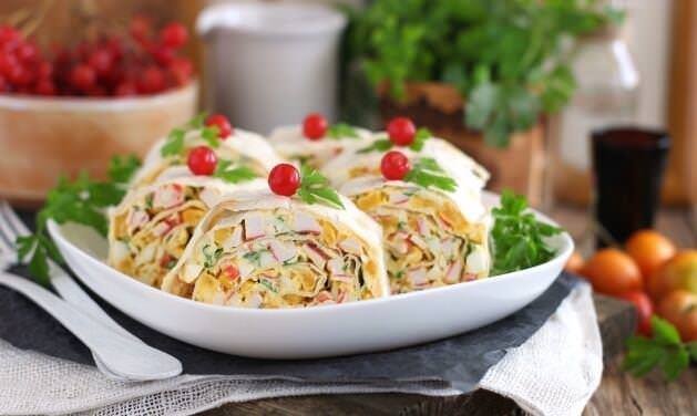 Рулет з лаваша з крабовими паличками — швидка і смачна закуска!