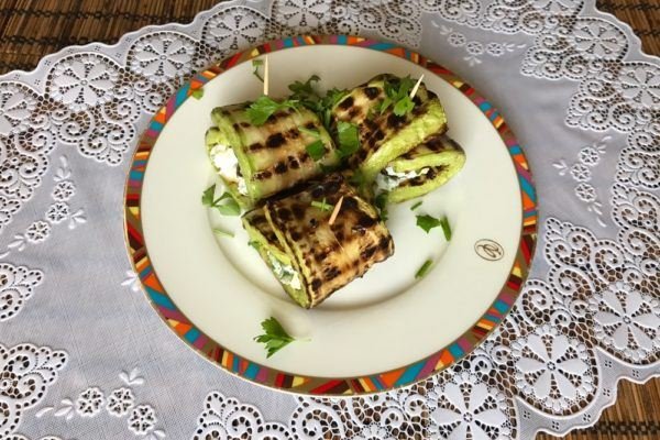 Рулетики з кабачків – 8 дуже смачних рецептів приготування з різними начинками