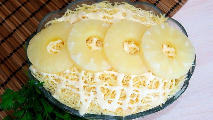 Салат з ананасами і грибами — 10 чудових рецептів