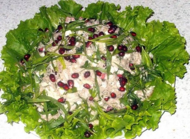 Салат з ананасами і грибами — 10 чудових рецептів