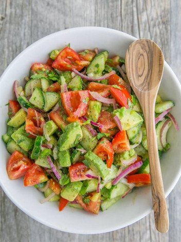 Салат з авокадо і помідорами – 8 смачних і корисних рецептів
