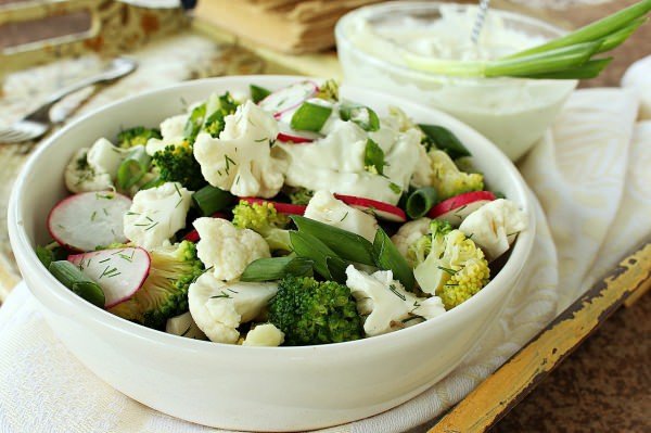 Салат з брокколі – 8 смачних рецептів приготування