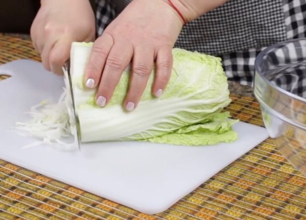 Салат с копченой курицей и ананасами - 9 очень вкусных классических  рецептов 