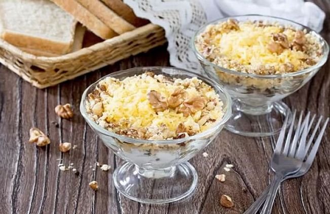 Салат с копченой курицей и ананасами - 9 очень вкусных классических  рецептов 