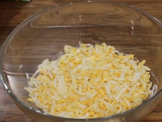 Салат с копченой курицей и ананасами - 9 очень вкусных классических  рецептов 